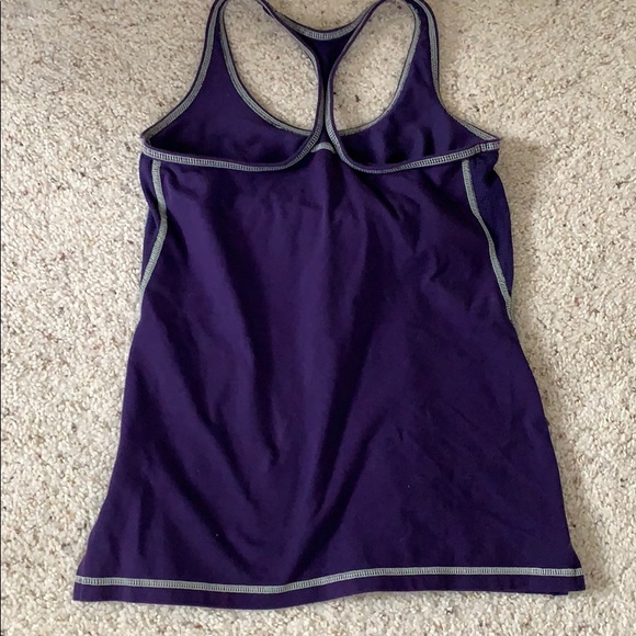 Nike work out tank with built in bra - Picture 3 of 3